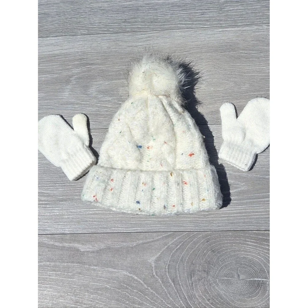 Cat & Jack Beanie and Mittens Size 6-24 Months